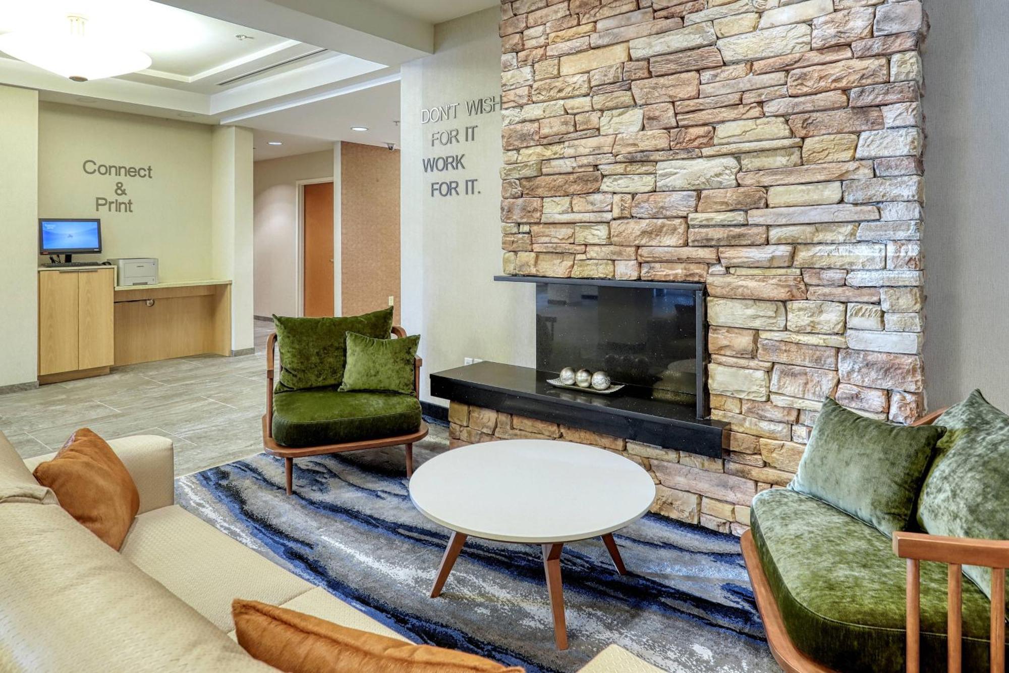 Fairfield Inn & Suites Woodbridge Avenel Εξωτερικό φωτογραφία