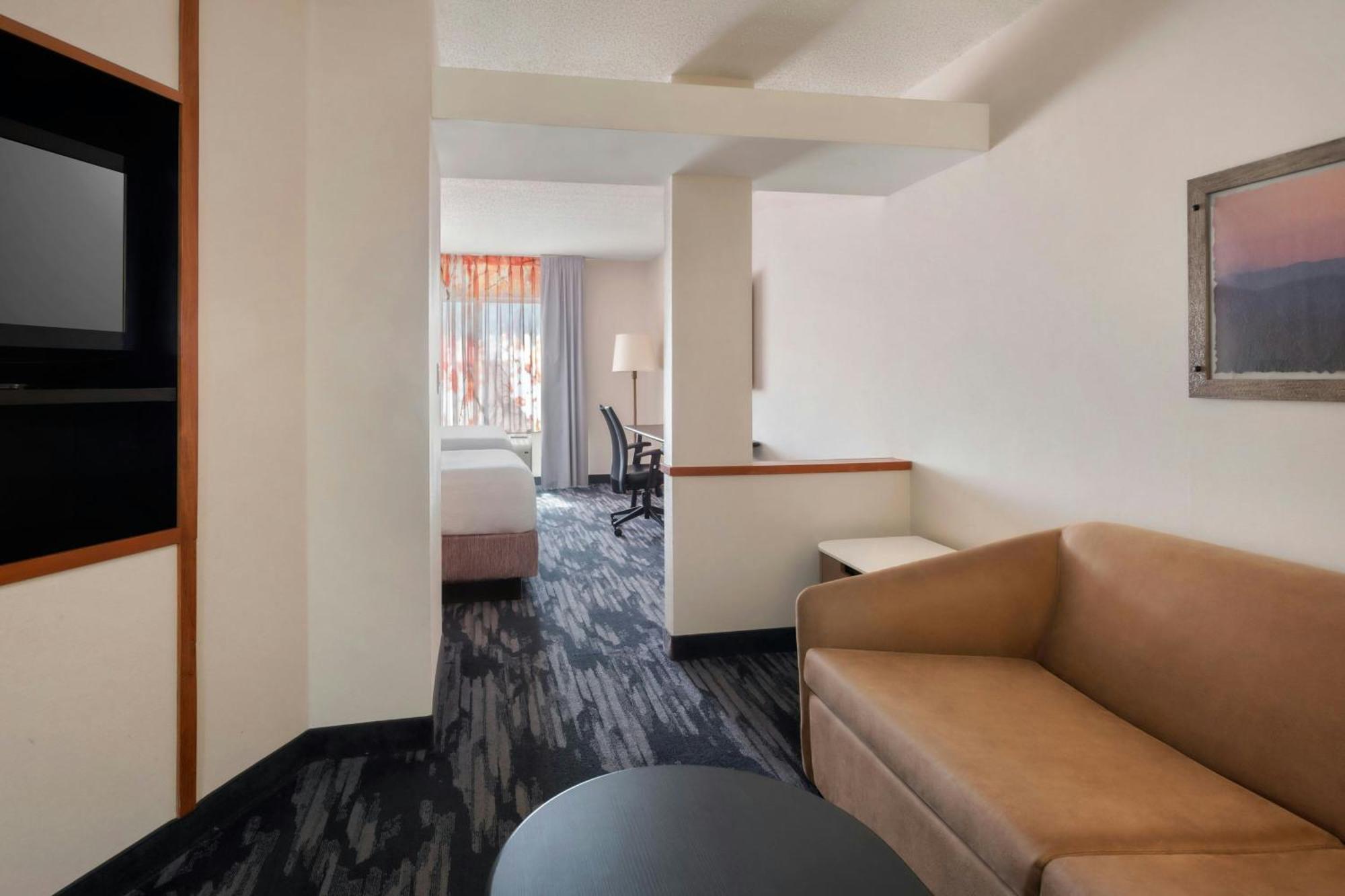 Fairfield Inn & Suites Woodbridge Avenel Εξωτερικό φωτογραφία