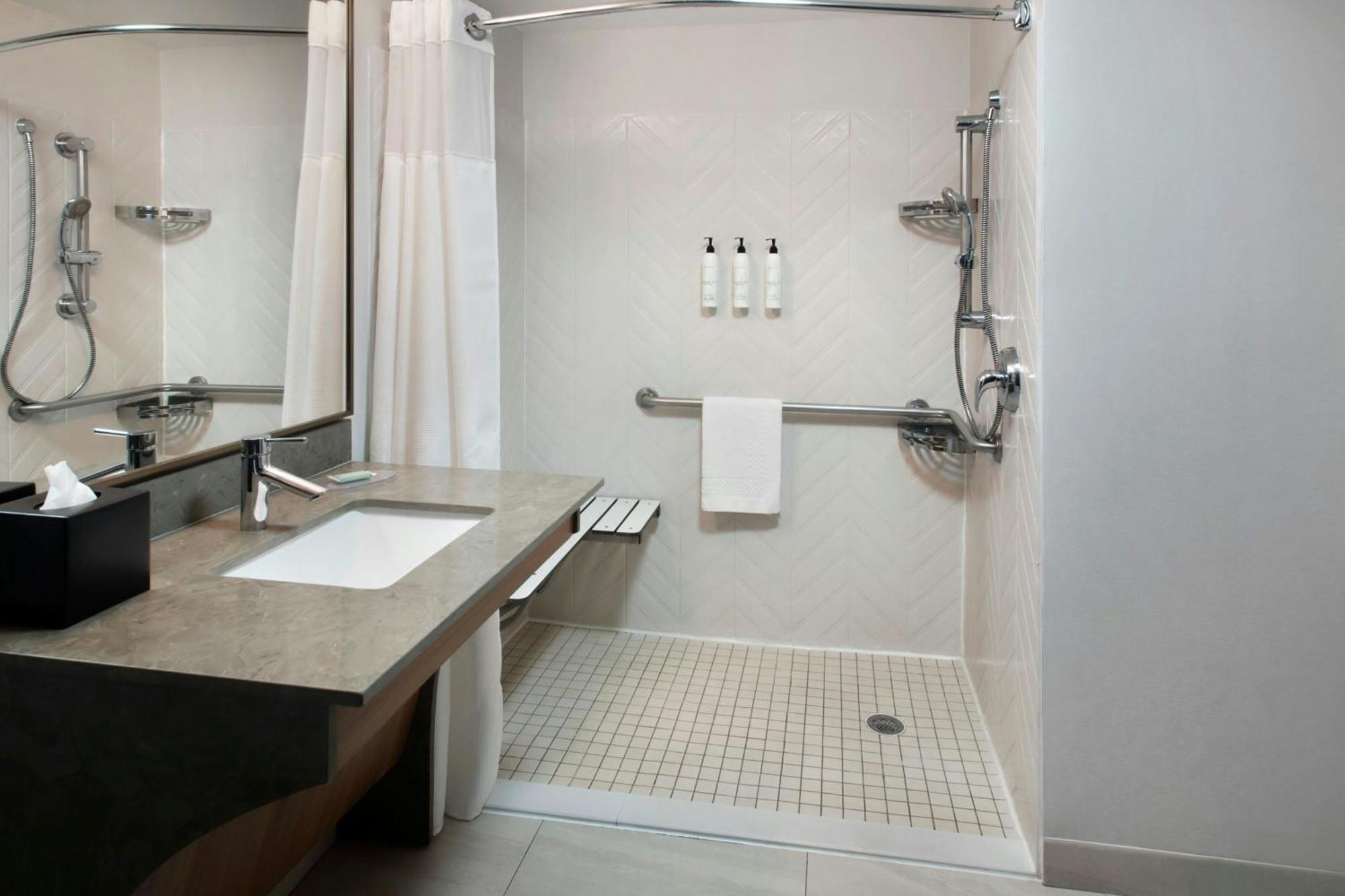 Fairfield Inn & Suites Woodbridge Avenel Εξωτερικό φωτογραφία