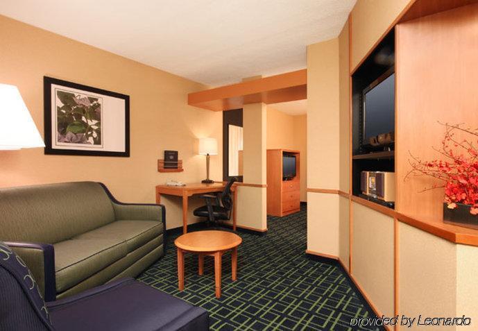 Fairfield Inn & Suites Woodbridge Avenel Εξωτερικό φωτογραφία